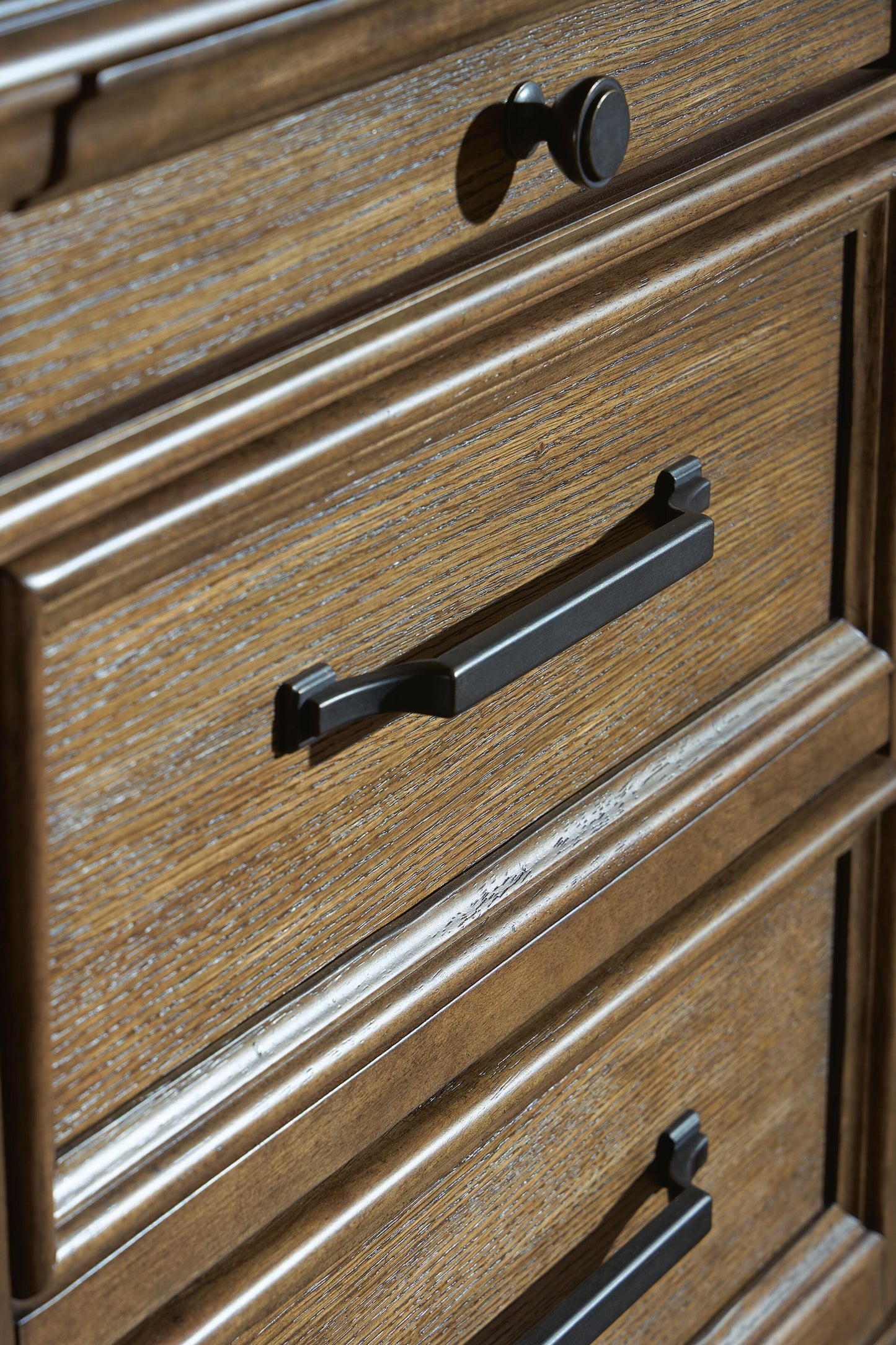 Karallin Dresser
